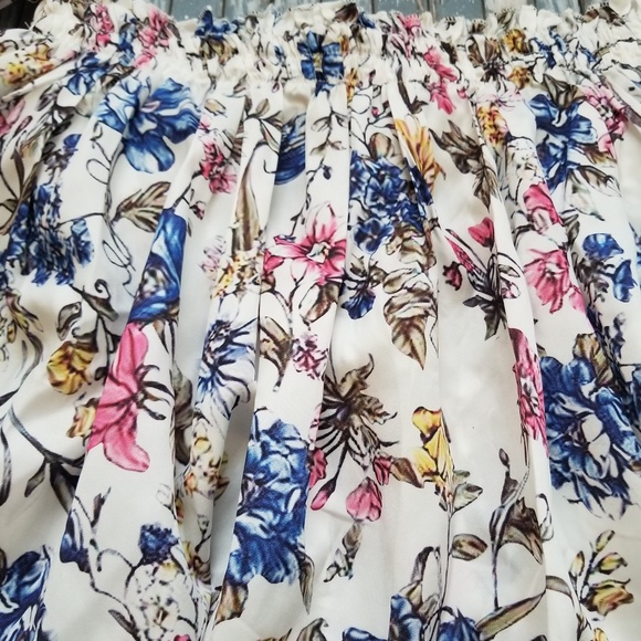 L'Atiste Floral Off-Shoulder Romper - Size Small - Picture 4 of 5
